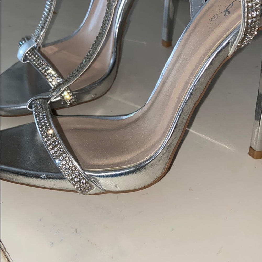 Sparkly High-heels - Picture 3 of 5